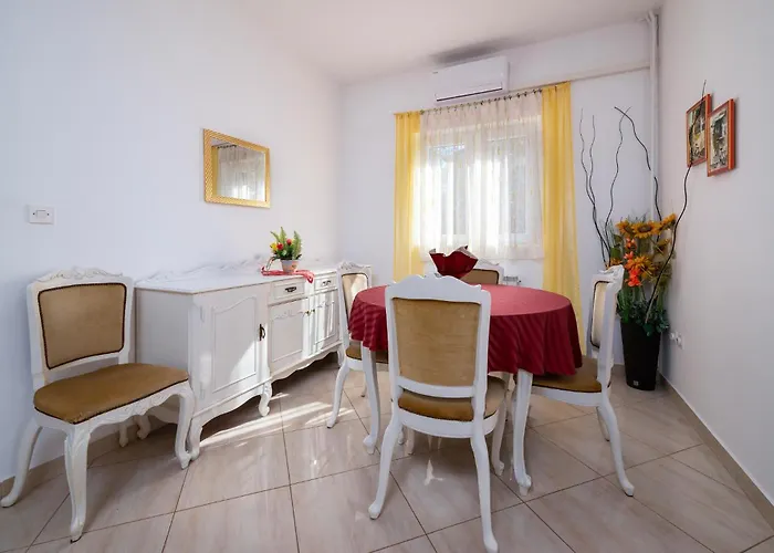 Apartman Jenny Br 1 *