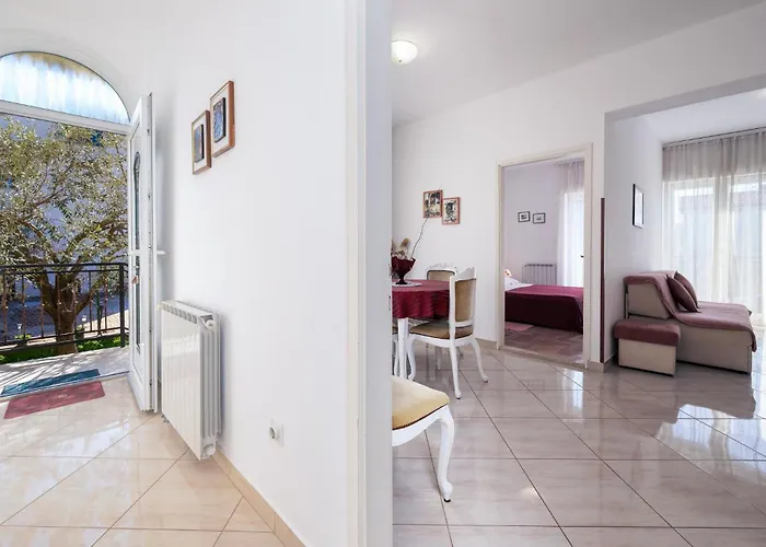 Jenny Br 1 Apartman *